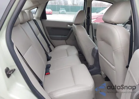 2011 Ford Focus Sel z USA, uszkodzony, nr VIN 1FAHP3HN1BW145246